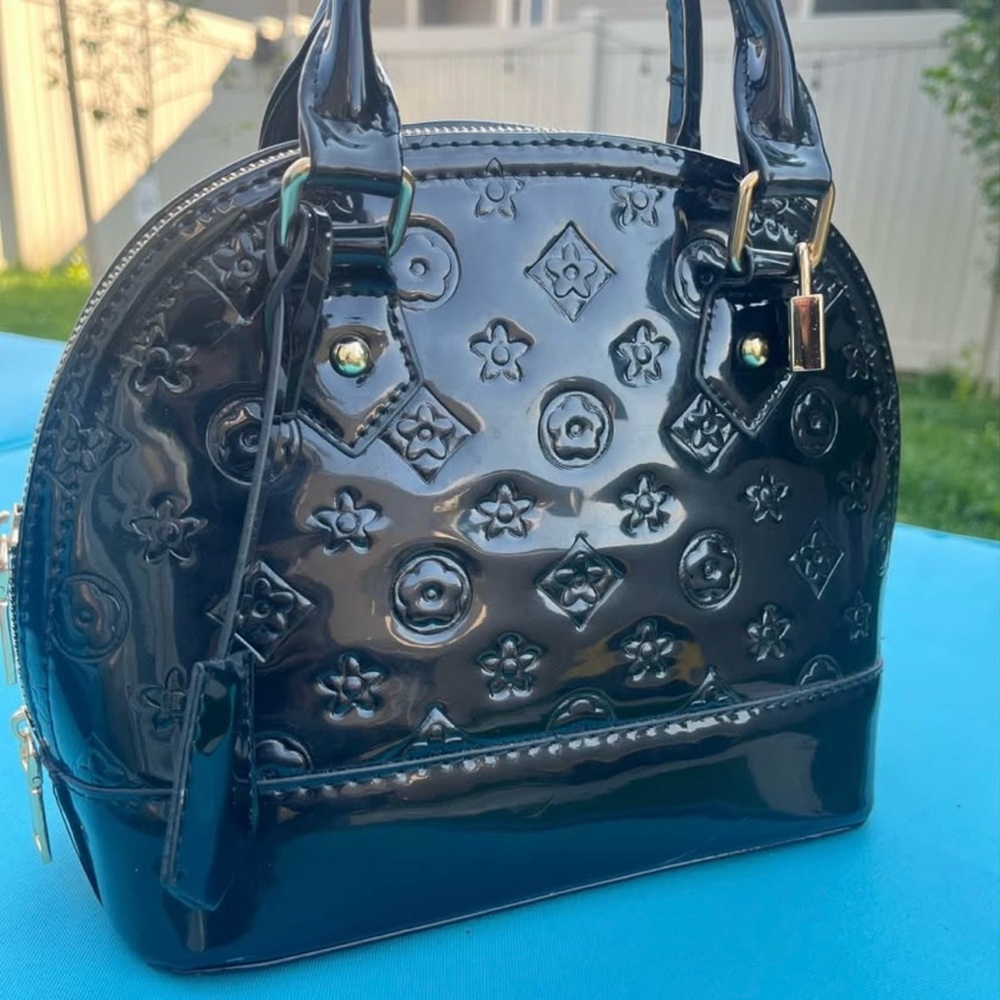Black Designer Embossed Handbag(replica)